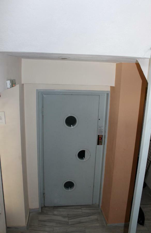 Cozy Studio Apartment In Pireus Exteriör bild